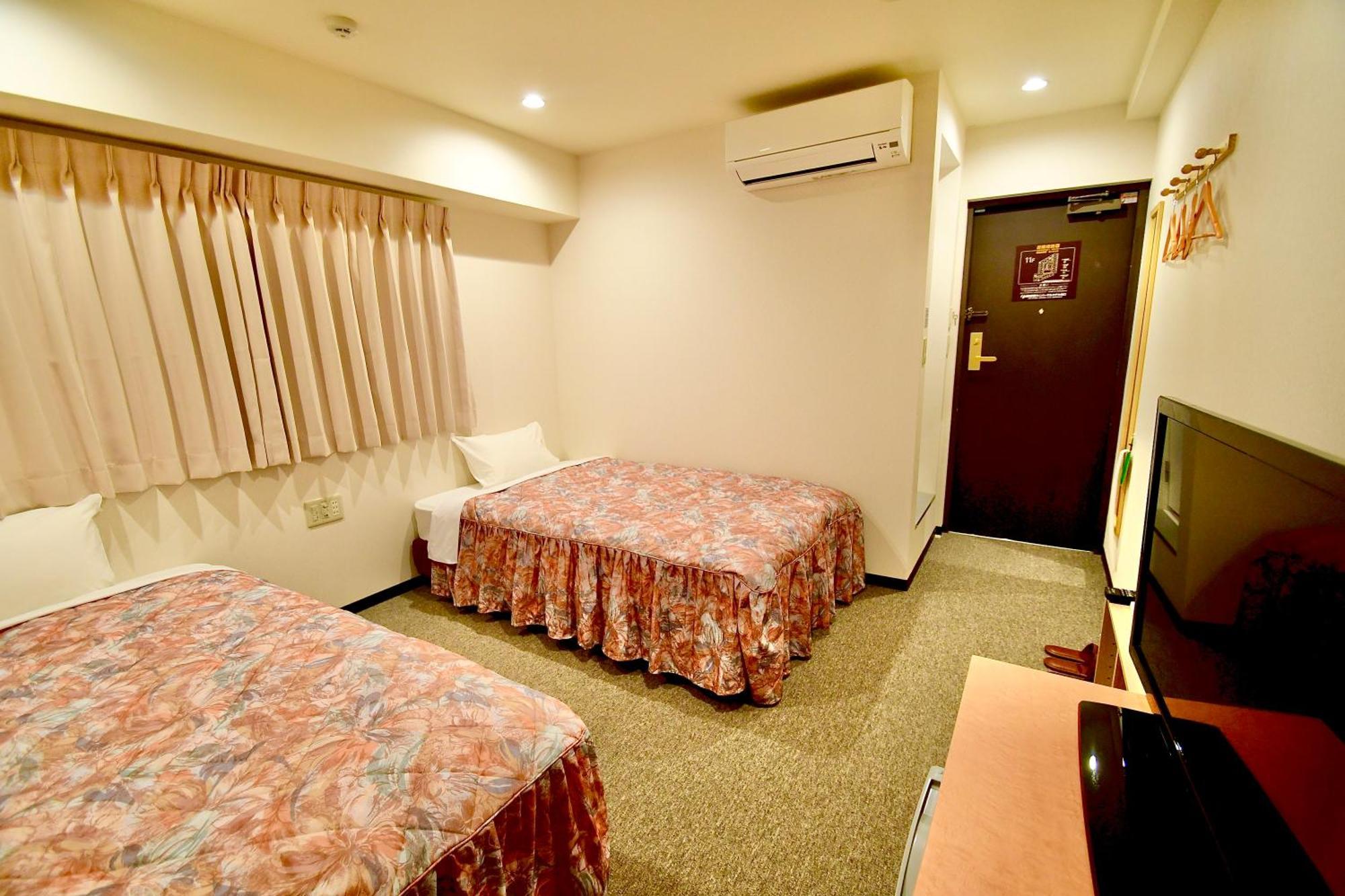 Himeji Ekimae Universal Hotel Minamiguchi Exterior foto
