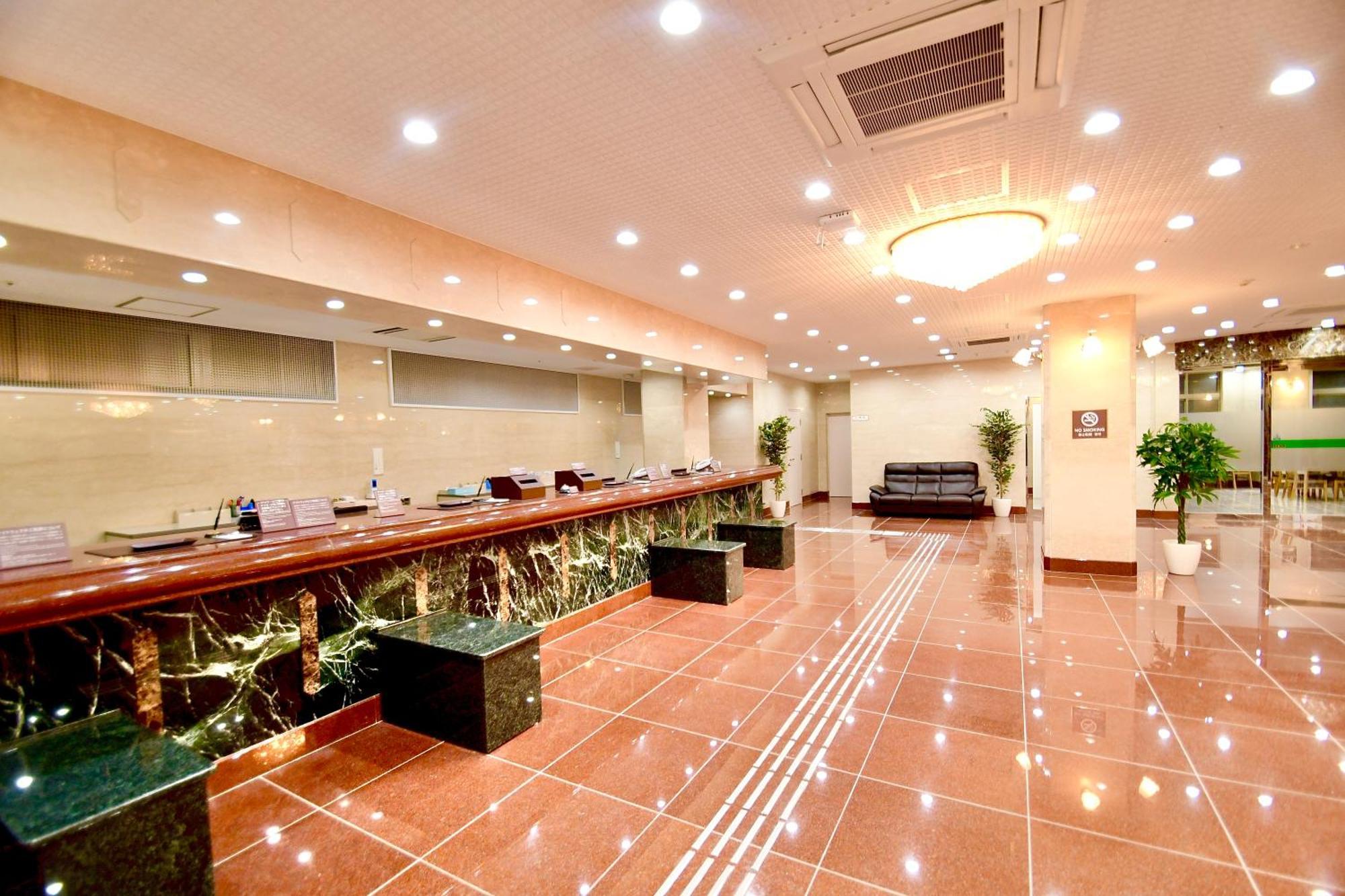 Himeji Ekimae Universal Hotel Minamiguchi Exterior foto